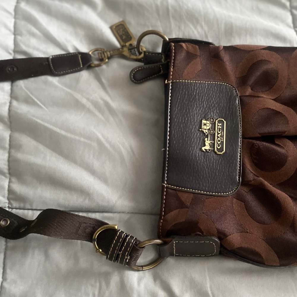 Coach Crossbody with strap - Picture 2 of 5